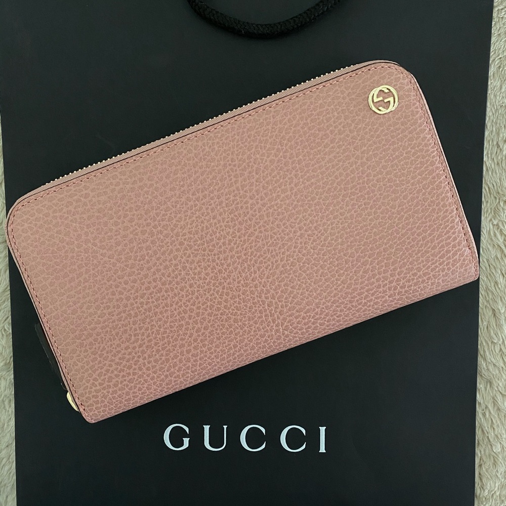 Gucci zip around leather wallet